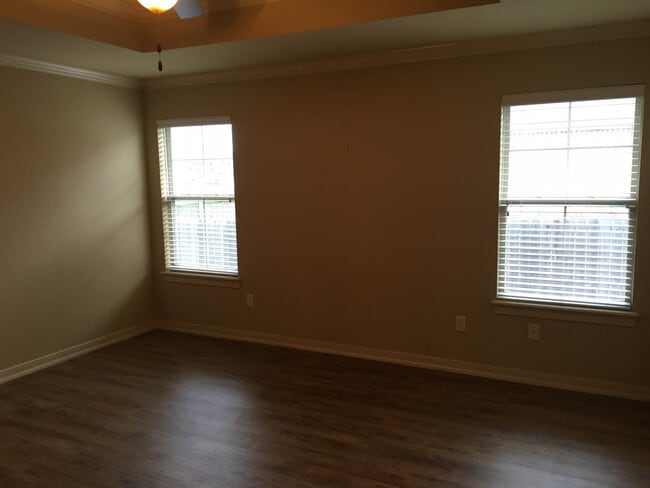 Building Photo - Salem Heights Subdivision