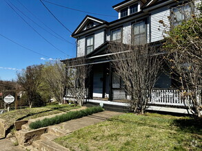 Building Photo - Fully Furnished 3 bed / 1.5 bath Historic ...