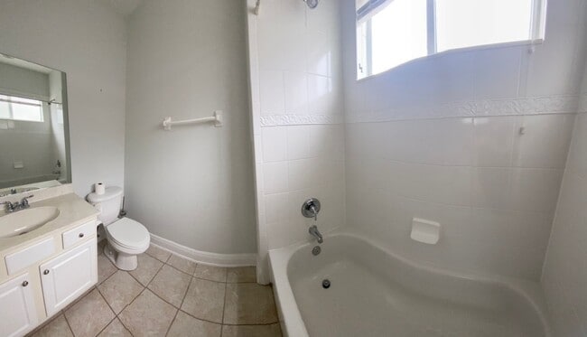 Building Photo - 8132 Vía Bella Notte