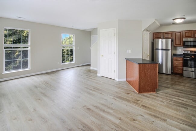 Building Photo - 143 Stonewall Creek Dr