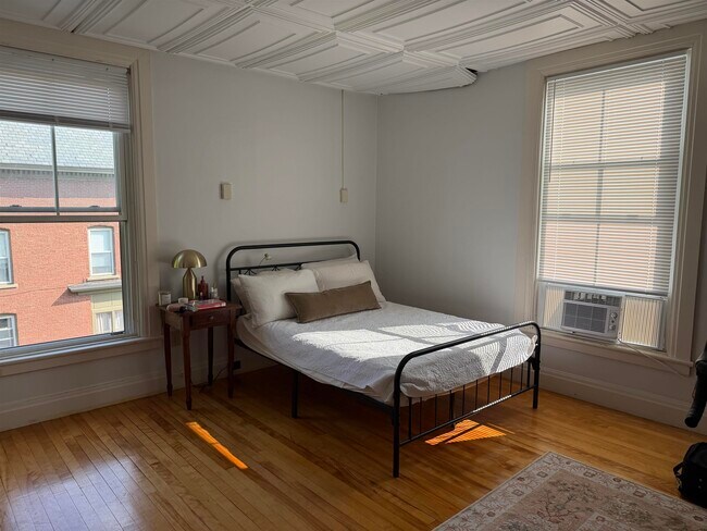 Building Photo - 31 Merrimack St