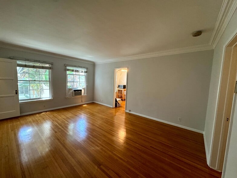Building Photo - 1271 N Crescent Heights Blvd