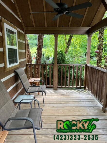 Building Photo - 496 Pearl Ln