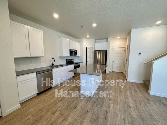 Building Photo - 3908 Canoe St