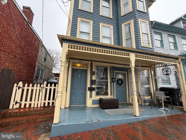 Building Photo - 406 S Cameron St