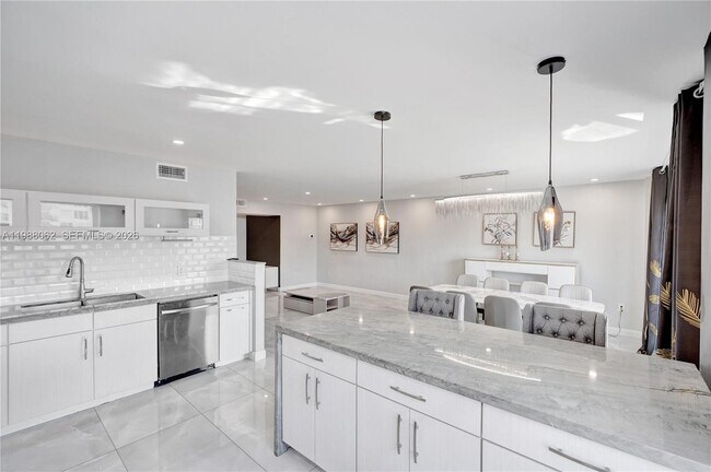 Building Photo - 1075 92nd St