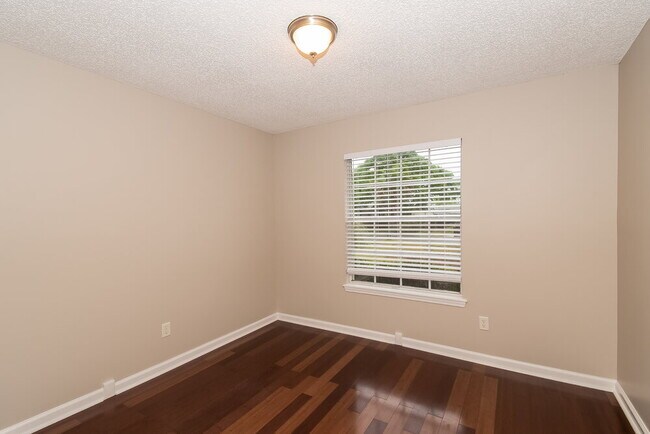 Building Photo - 3279 Chad Bourne Dr