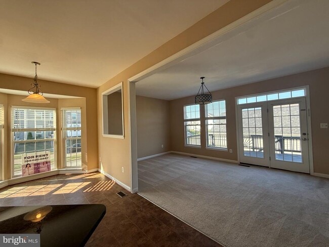 Building Photo - 60 Deerbrook Dr