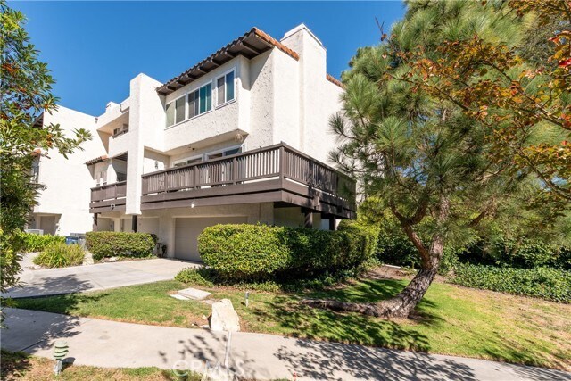 Building Photo - 28 Sycamore Ln