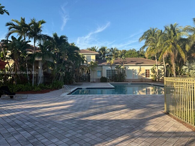 Building Photo - 2494 Centergate Dr