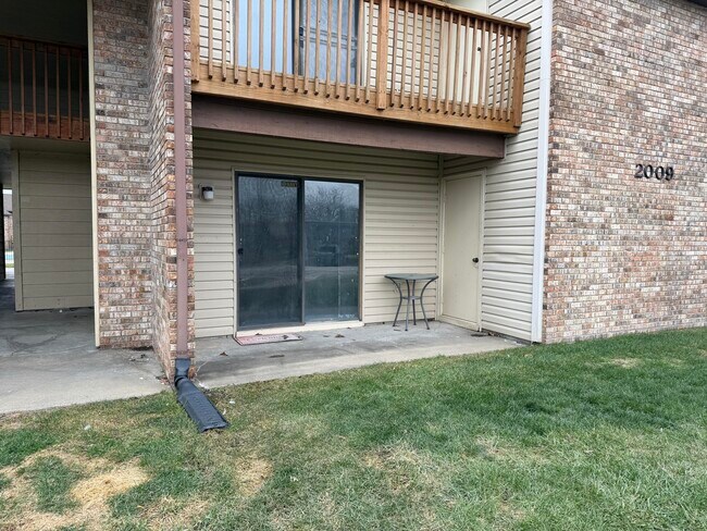 Building Photo - 2009 Waterfront Dr N