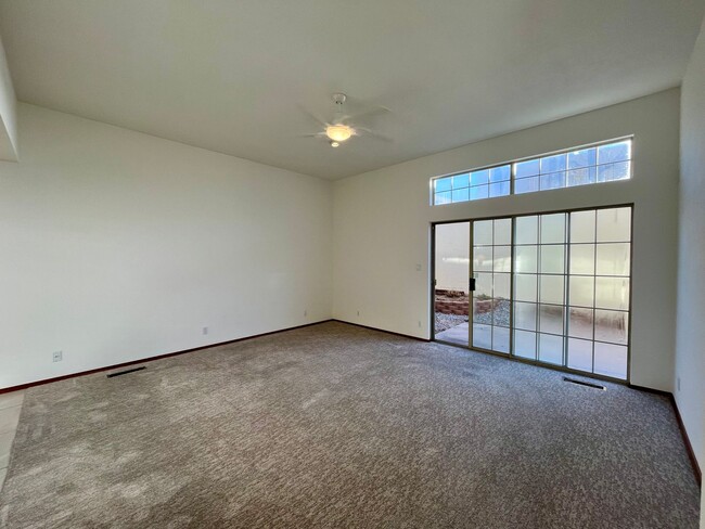 Building Photo - Nice 3 Bedroom 2 Bathroom Home Located In ...