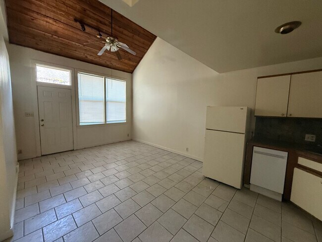 Building Photo - 8464 Bayou Fountain Ave