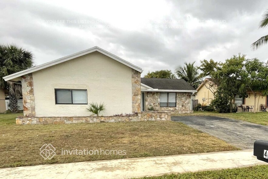 Building Photo - 413 SW 75th Ave