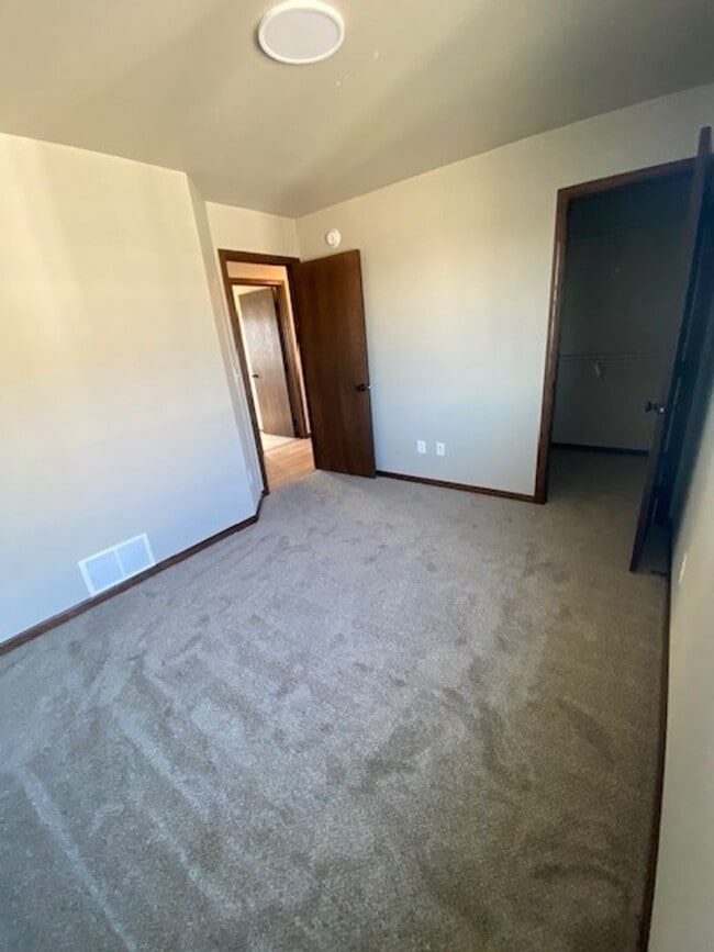 Building Photo - Beautiful home located in fast-growing Horace, ND.