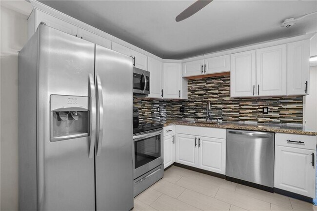 Building Photo - 2160 Mineral Spring Ave