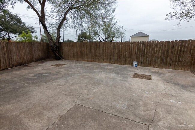 Building Photo - 3620 Yucca Ave