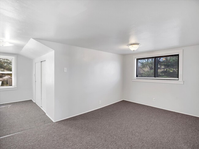 Building Photo - 9932 Jeffrey Dr