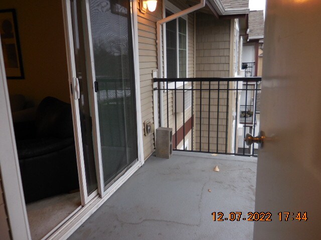 Building Photo - 750 NW 185th Ave