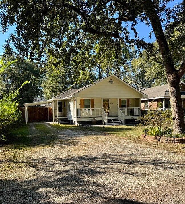 Primary Photo - 732 Wilkinson St