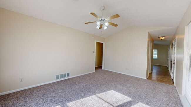Building Photo - SPACIOUS HOUSE FOR RENT!!!