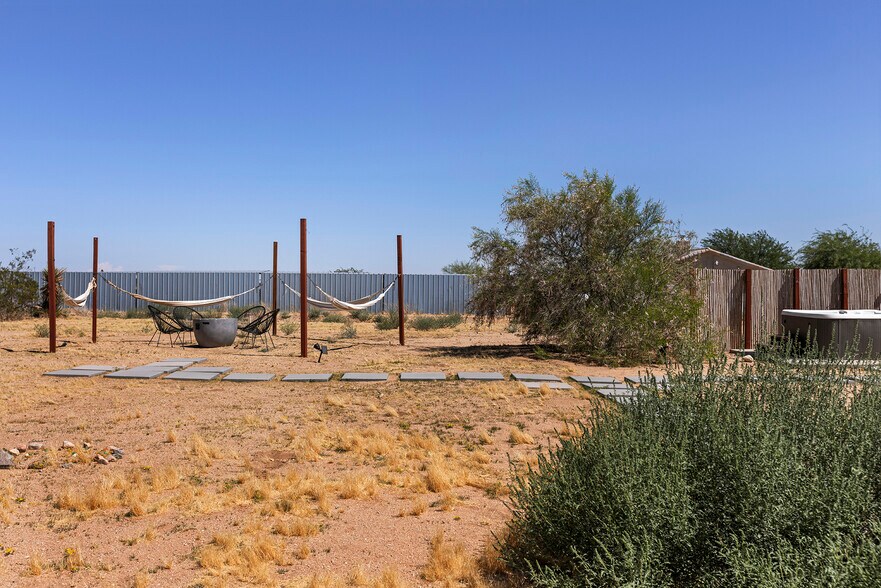 Building Photo - 60782 Duvall Dr
