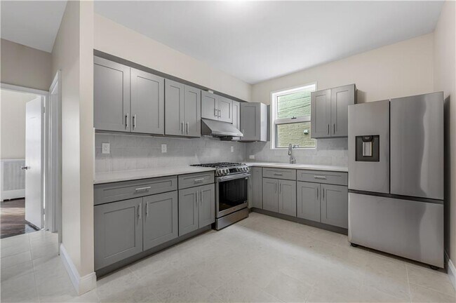 Building Photo - 534 81st St