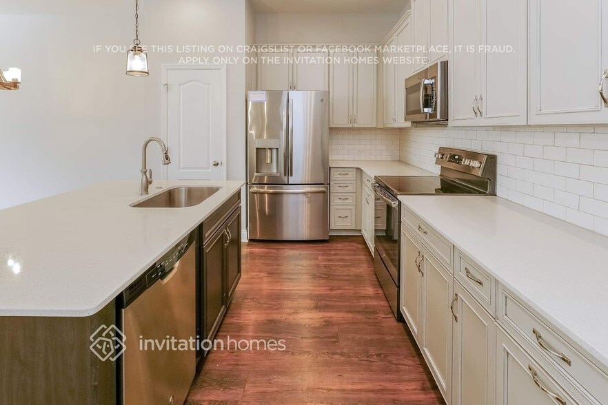 Building Photo - 1233 Chittamwood Ct