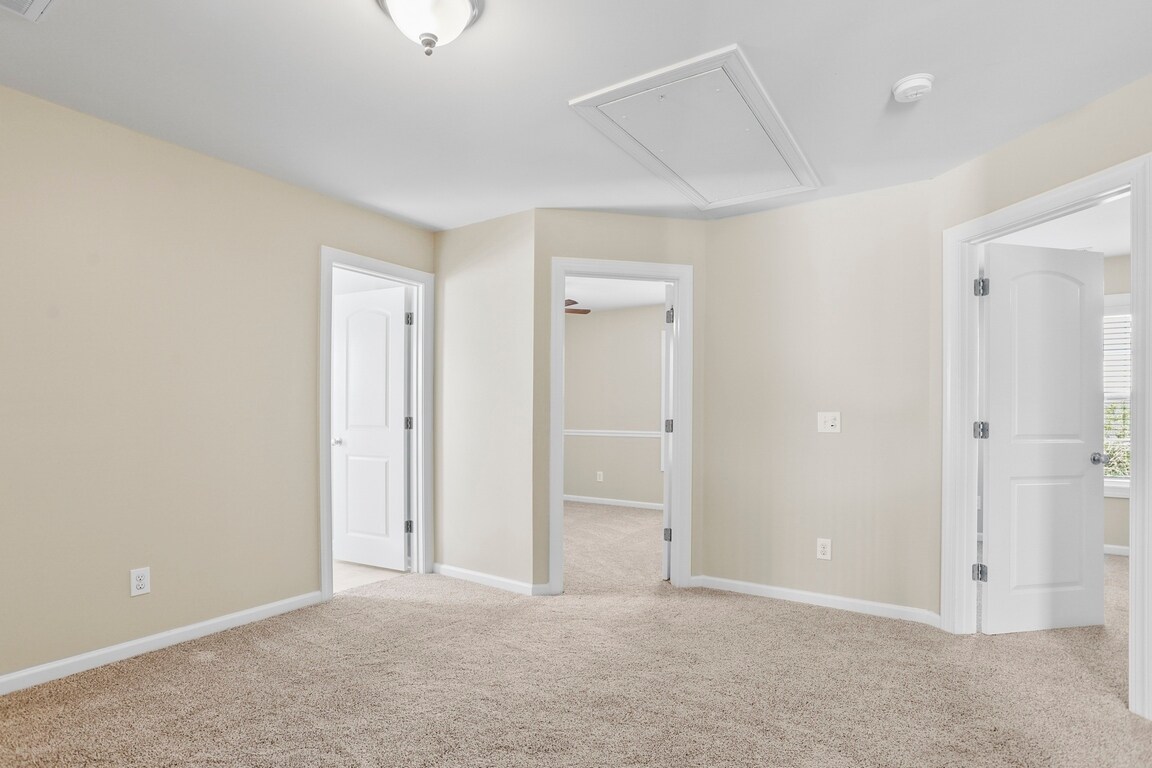 Building Photo - 5 Crossgate Ct