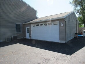 Building Photo - 28 E River Rd