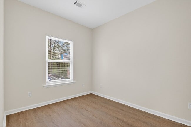 Building Photo - 2009-2011 Scotty Ct