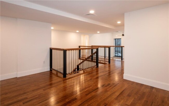 Building Photo - 15 Cranston Ave