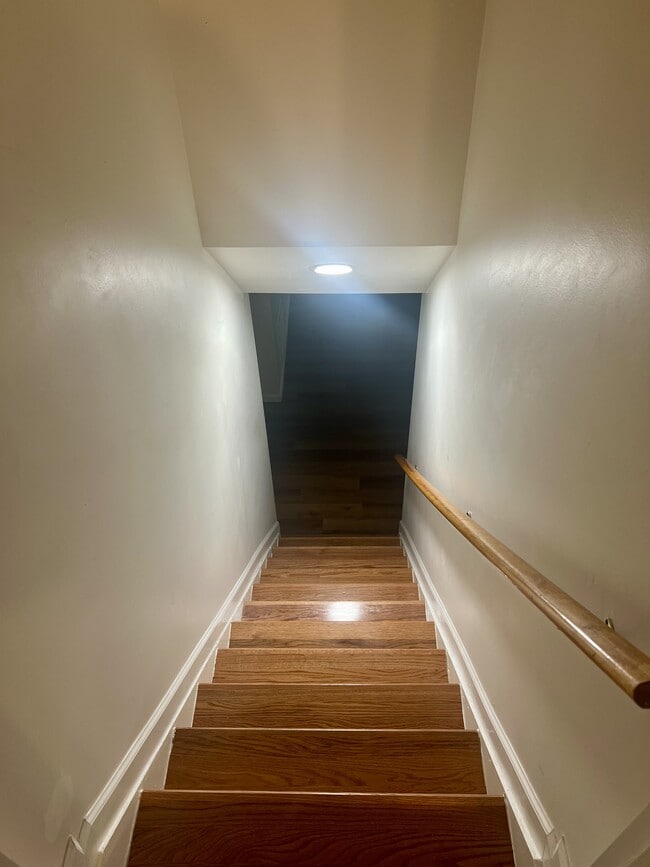 Building Photo - 3012 Oxon Run Ct