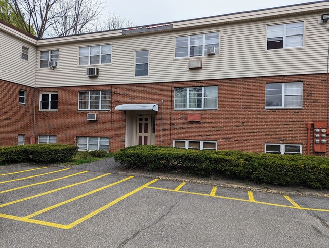 Building Photo - 101 Belair Dr