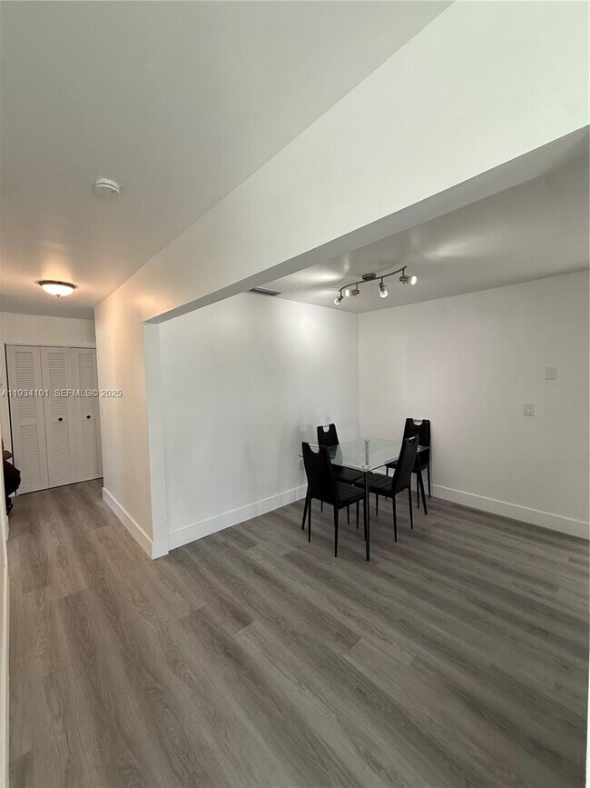 Building Photo - 1055 NW 34th Ave