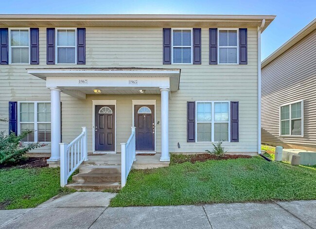 Primary Photo - 1988 Green Castle Ln