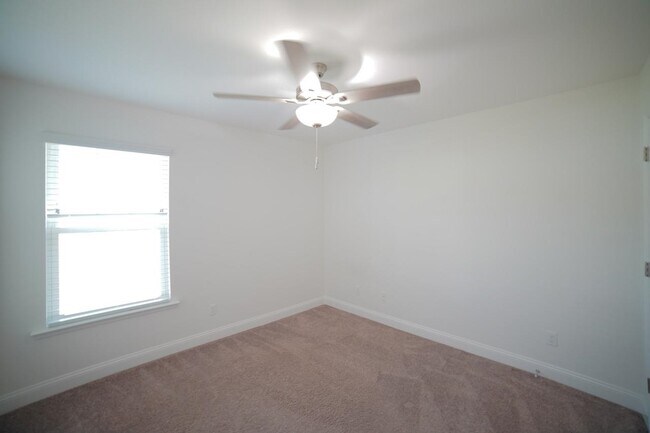 Building Photo - 219 Bienville Pl