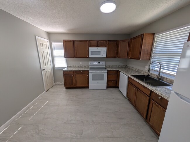 Building Photo - 9150 W 78th Terrace