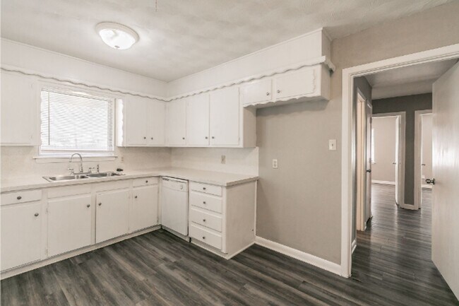 Building Photo - 7513 Maple Dr