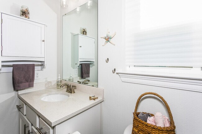 Master bathroom - 714 W Main St