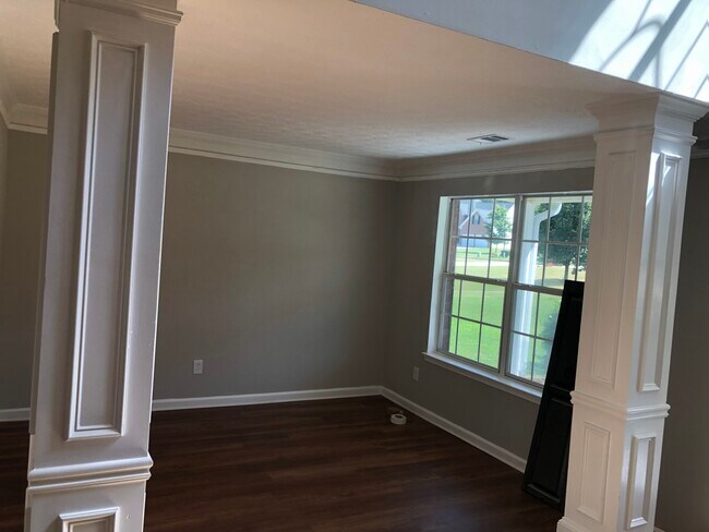 Living Room - 1414 Schley Plz