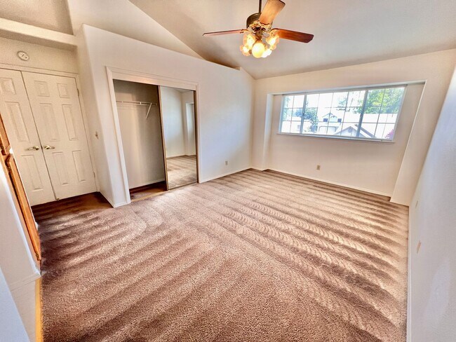 Building Photo - $2,495 Friant & Copper, 3 Bedrooms - N. Wi...