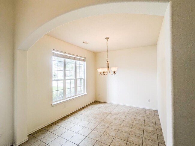 Building Photo - 6223 Summerfield Glade Ln