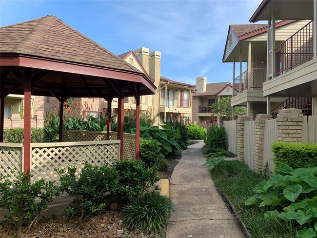 Building Photo - 2120 El Paseo St