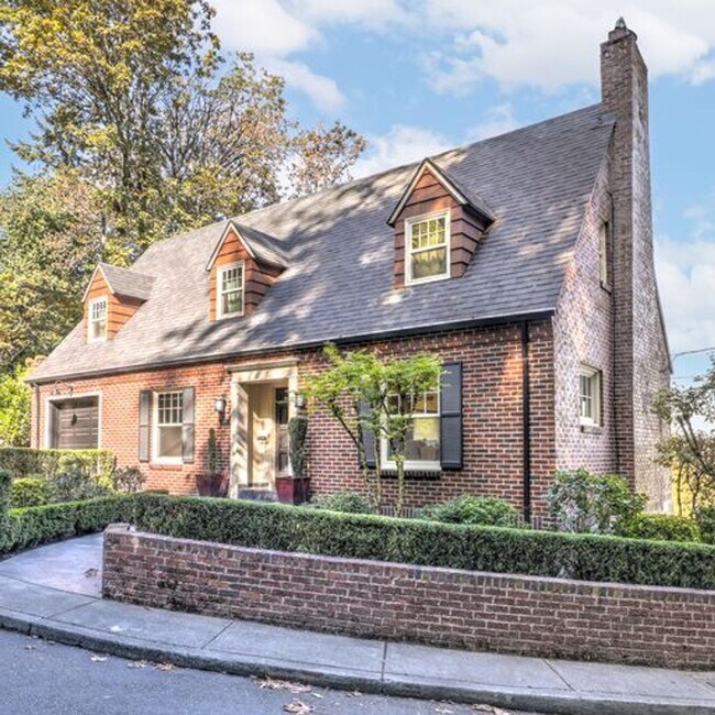 Building Photo - Beautiful 4 Bed, 3.5 Bath Rental home in S...