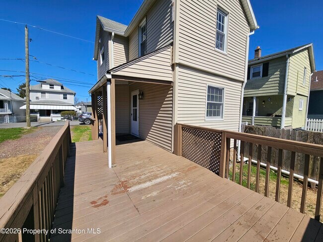 Building Photo - 806 Washington St