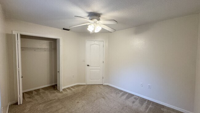 Building Photo - 616 Erin Way