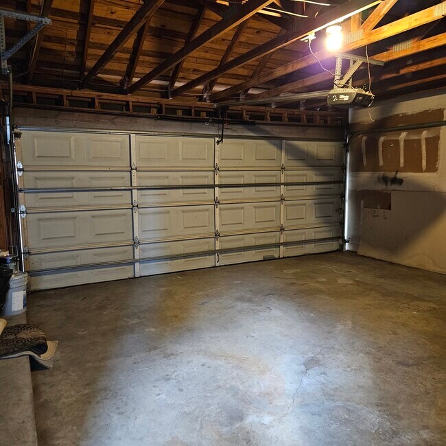 Building Photo - 712 Augusta Dr