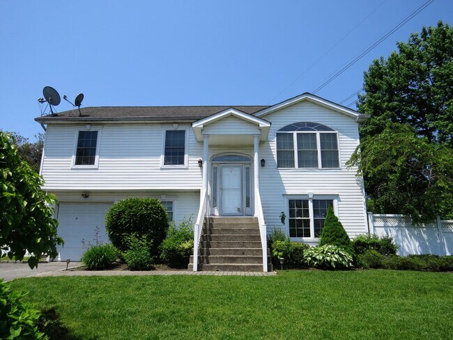 Primary Photo - Super-Star Hi Ranch For Rent