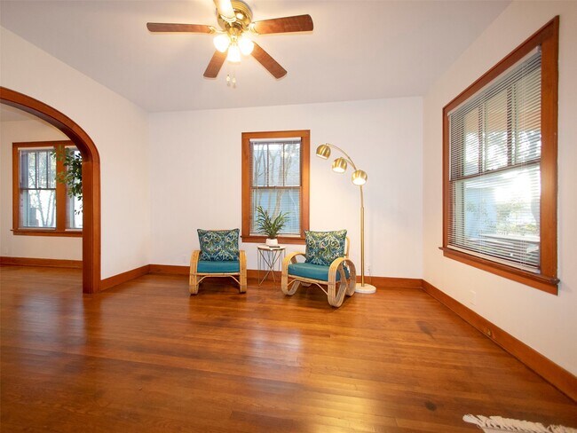 Building Photo - 5111 Ave Q 1/2